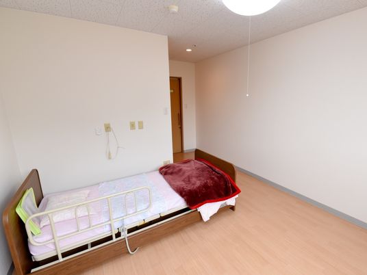 シンプルな居室の一角