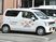 送迎車が並ぶ外観  