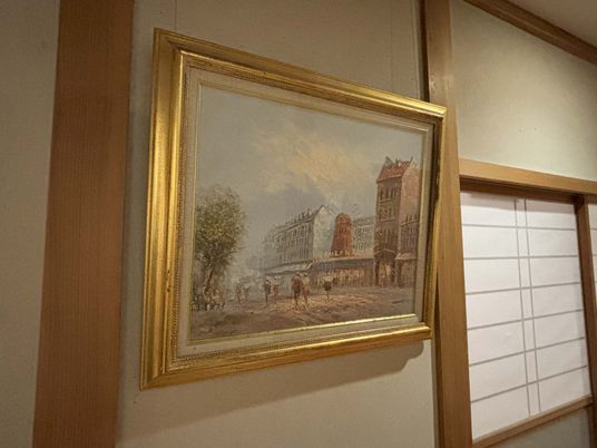 居室に飾られた絵