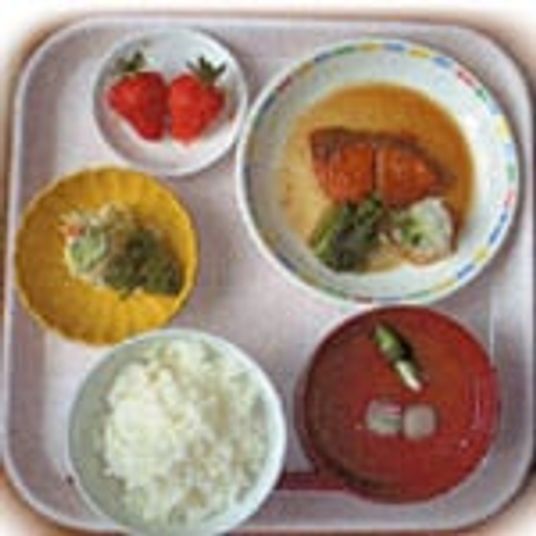 お食事トレー