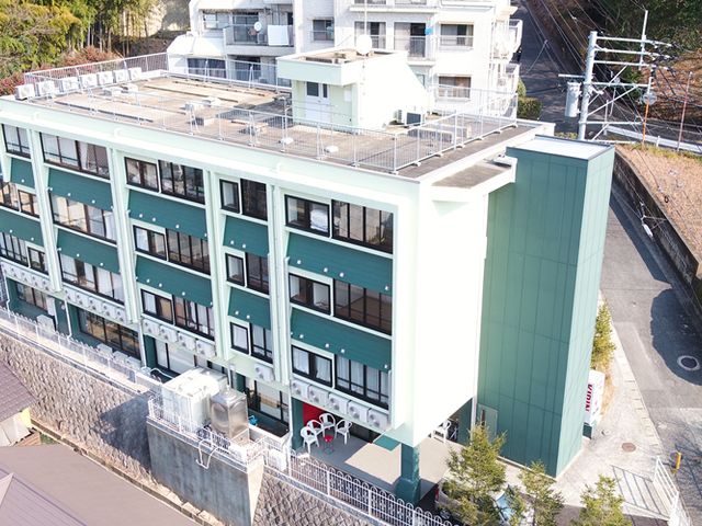 日常を見渡せる外観 外観 周囲の景色に溶け込む建物は、自然と調和した環境にあります。働く人にとっても落ち着いた雰囲気です。