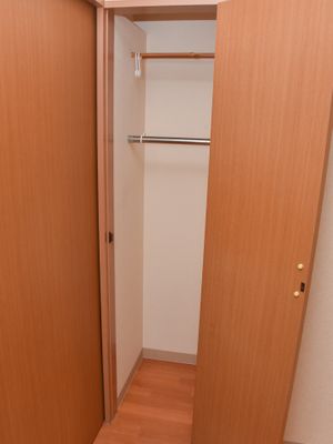 整理された居室のクローゼット