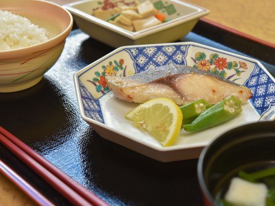 和風の健康的な食事内容