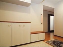 清潔な室内の収納家具