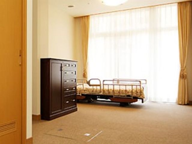 快適な居室の内観 居室 ゆったりした空間と温もりのある居室で、利用者の方々のリラックスした生活が支えられています。