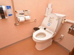 バリアフリー対応のトイレ