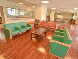 広々した快適なラウンジ