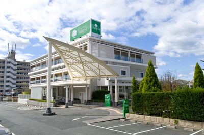 モダンな建物の外観