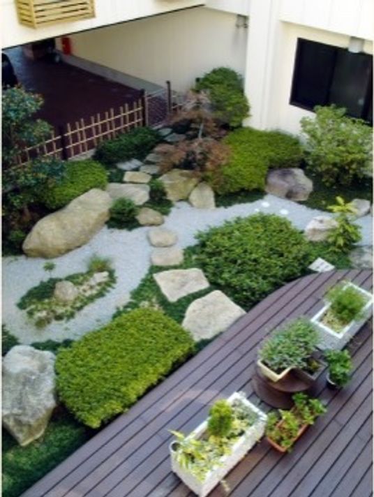施設の写真 はな太宰府の庭。見ているだけでリラックス効果がある緑豊かなお庭を完備している。