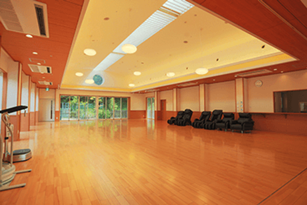 広々としたエアコン完備の多目的室