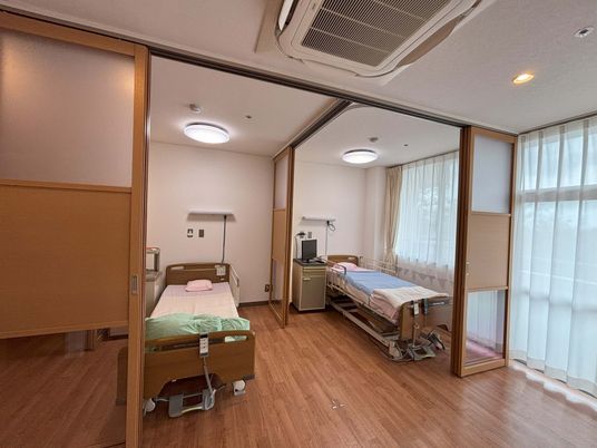 明るい二人部屋