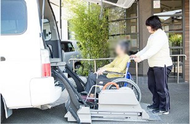 車椅子移動支援エントランス