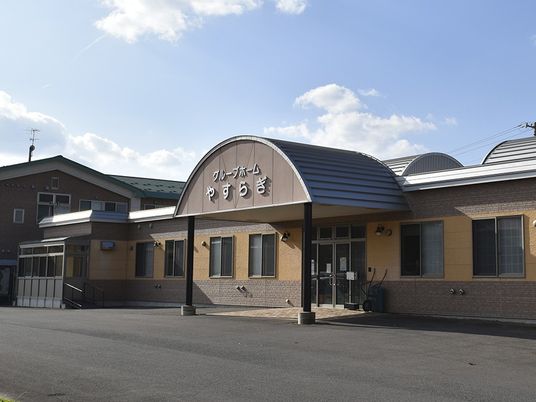 施設の正面玄関  