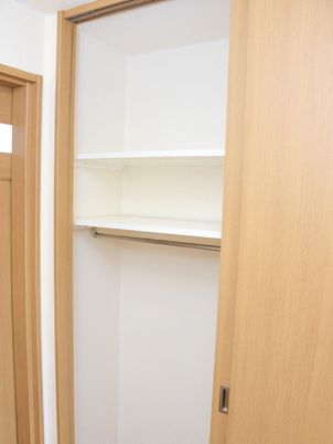 収納豊富なクローゼット