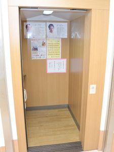 エレベーターの入口