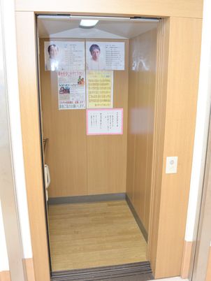エレベーターの入口