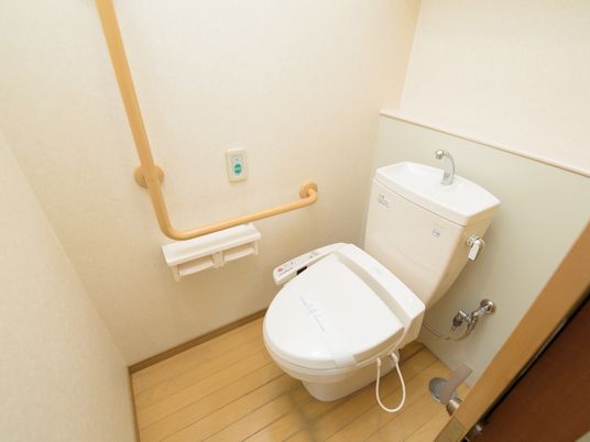 バリアフリー設計トイレ