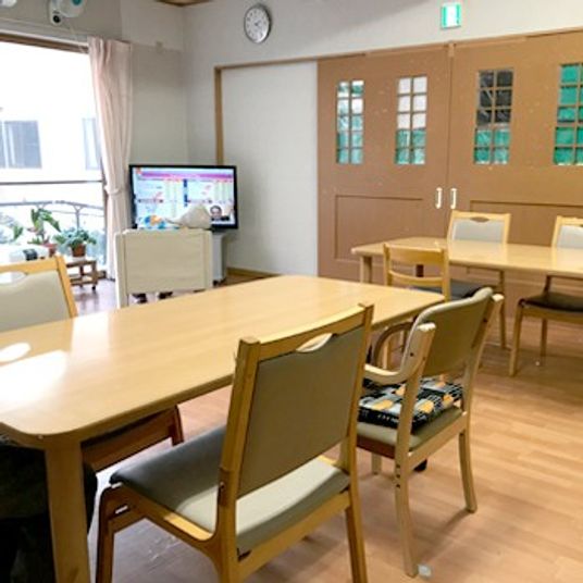 自然光が入るリビング  