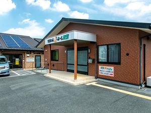 施設の正面玄関  