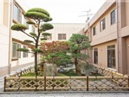 中庭にある和風庭園