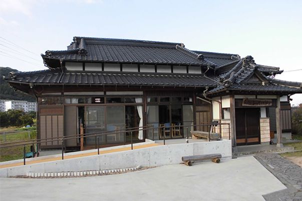 歴史ある建物の外観