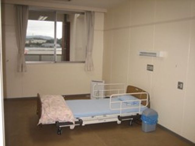 日差しが差し込む居室 居室 自然光が差し込む居室は、明るく快適で利用者の方がリラックスできる空間になっています。