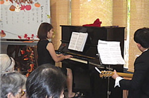 音楽演奏があるラウンジ