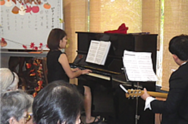 音楽演奏があるラウンジ