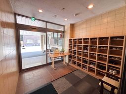 靴棚のあるエントランス