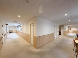 明るい廊下  
