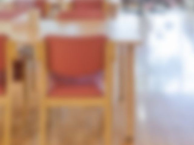 広々として明るい空間 ダイニングルーム 自然光がたっぷりと差し込む広々としたダイニングスペースです。リラックスした雰囲気で食事を楽しめます。