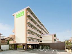 明るい外観の建物