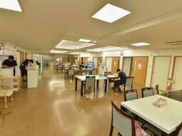 活動する人々の居室