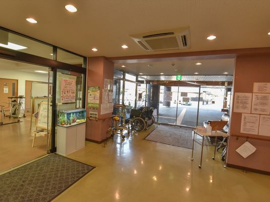 入口の明るいエリア