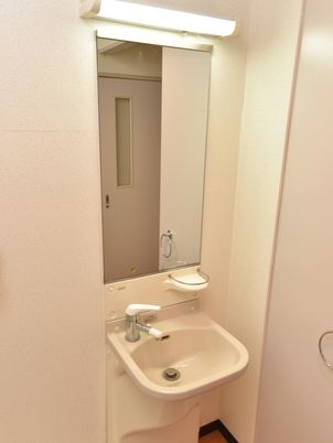洗面台と鏡の配置