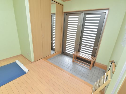 居室とバルコニーの空間