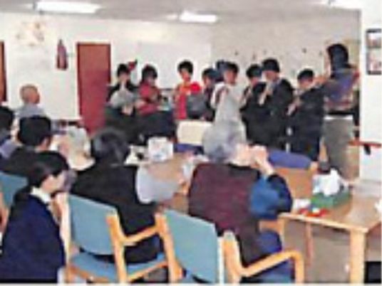 活動する人々と共有スペース