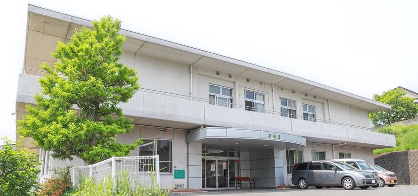 広々とした建物の外観