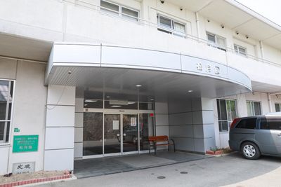 穏やかな玄関の外観