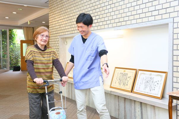 清潔な洗面台と鏡