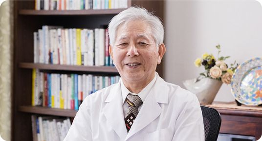 笑顔のスタッフ肖像