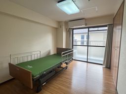 明るく広々とした快適な居室