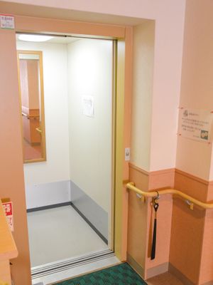 エレベーターの入り口