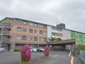 多階層の建物の外観