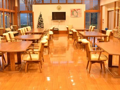 広々とした共有ダイニング