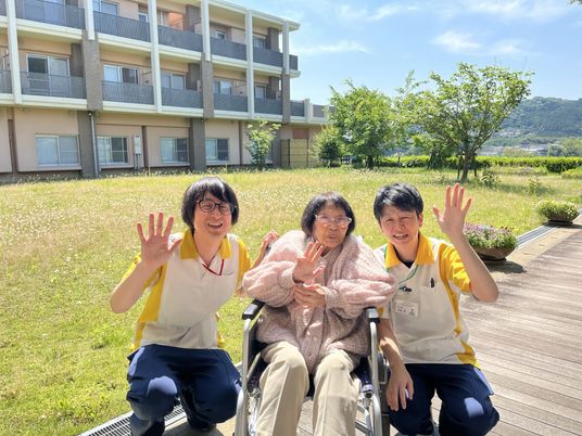 スタッフ集合写真