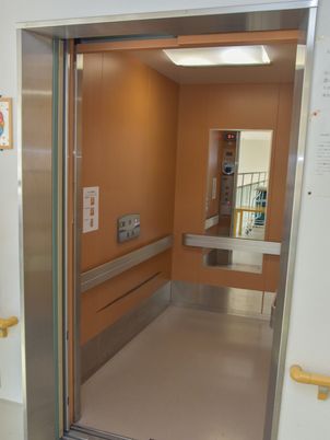 バリアフリーエレベーター