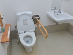 バリアフリートイレ空間