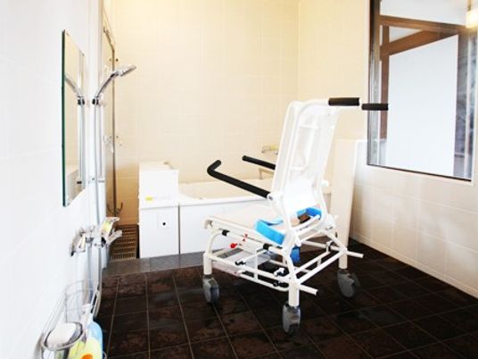 浴室の介助用椅子  