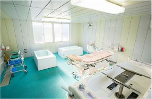 明るい清潔な浴室